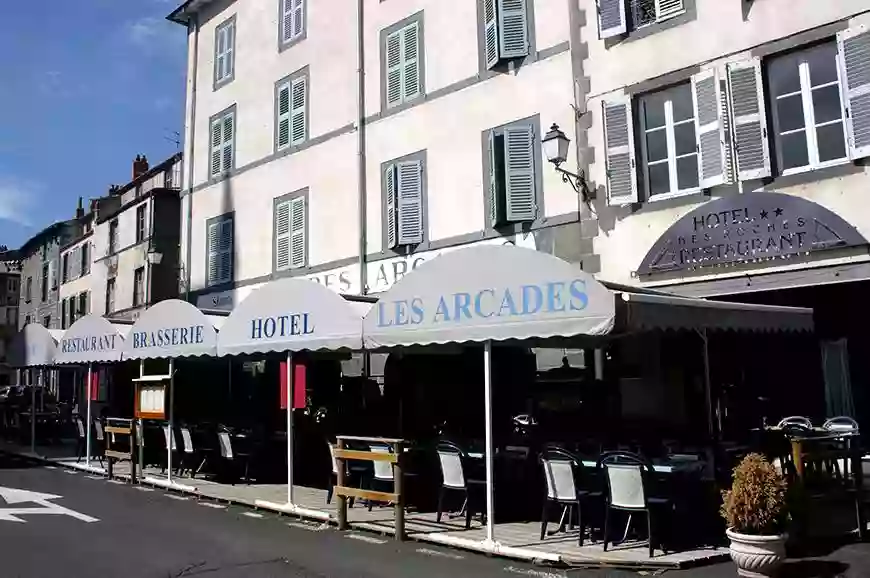 Le restaurant - Restaurant Les Arcades - Hôtel Les Roches - Restaurant Saint Flour ville haute - top restaurant SAINT-FLOUR